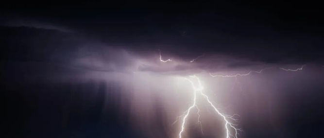 反对降息，美联储官员集体放鹰