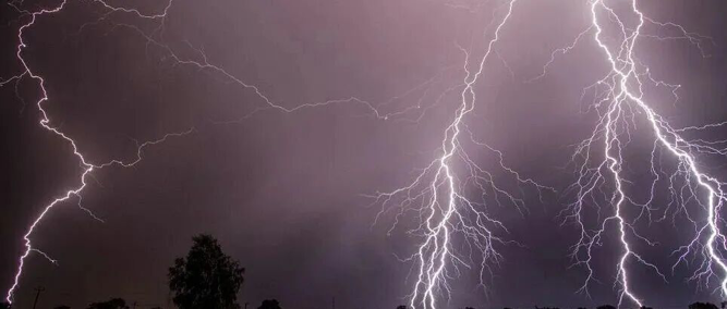 日本股市开盘大幅走低，日经225指数跌超2%