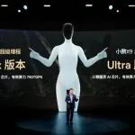 小鹏X9超级增程上市，何小鹏联合人形机器人“卖车”