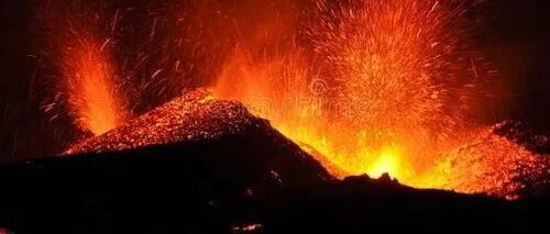 美股集体收涨，存储芯片板块走强，中概股大涨；美联储12月降息概率保持高位，市场屏息等待下周议息会议