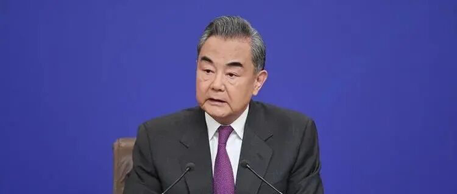 王毅警告日方：如果再赌一次，只能败得更快，输得更惨！