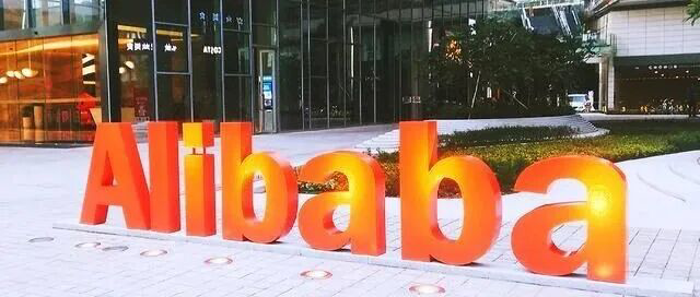 千问抢占AI硬件入口，将在巴展发布AI眼镜