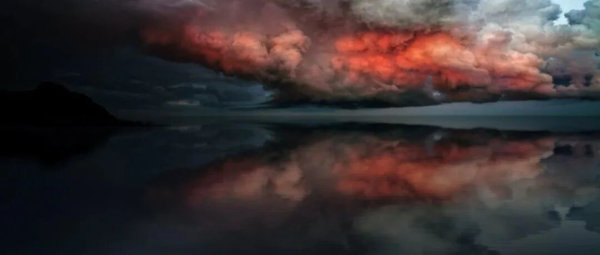 A股油气股暴涨，煤炭、能源设备领涨；通信设备、贵金属领跌