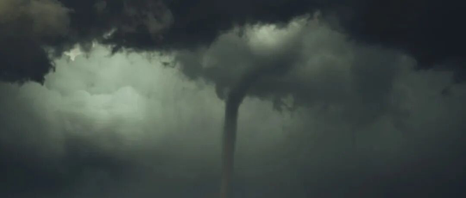 美股延续跌势，特朗普宣布对伊朗石油出口枢纽哈尔克岛发动空袭，国际油价显著上涨，美元指数创年内新高