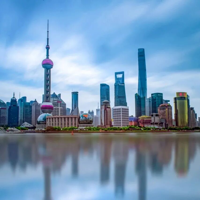 8月10日，上海市商务委等七部门印发《上海市国家服务贸易创新发展示范区建设方案》
