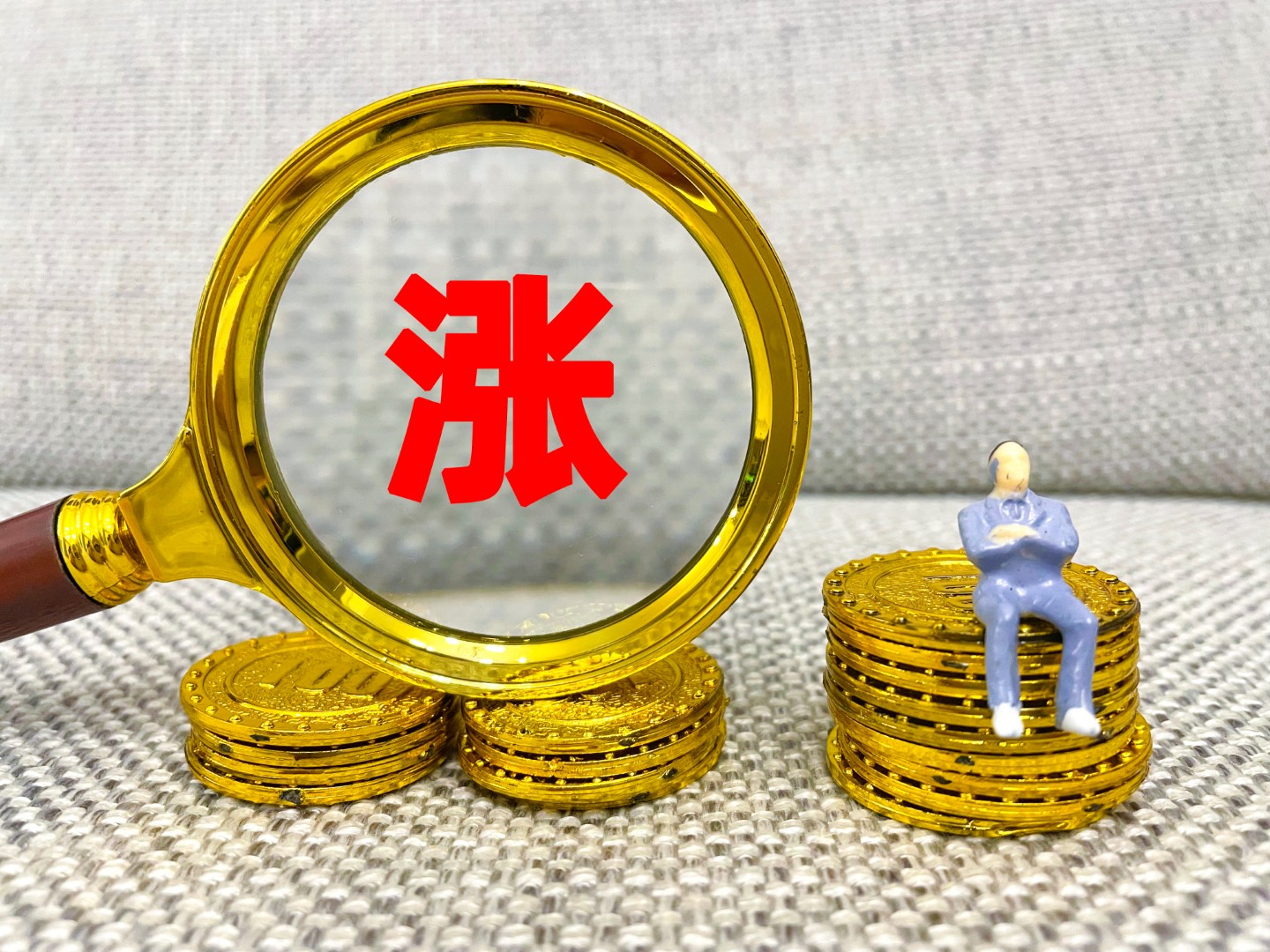 全线大涨，背后什么原因