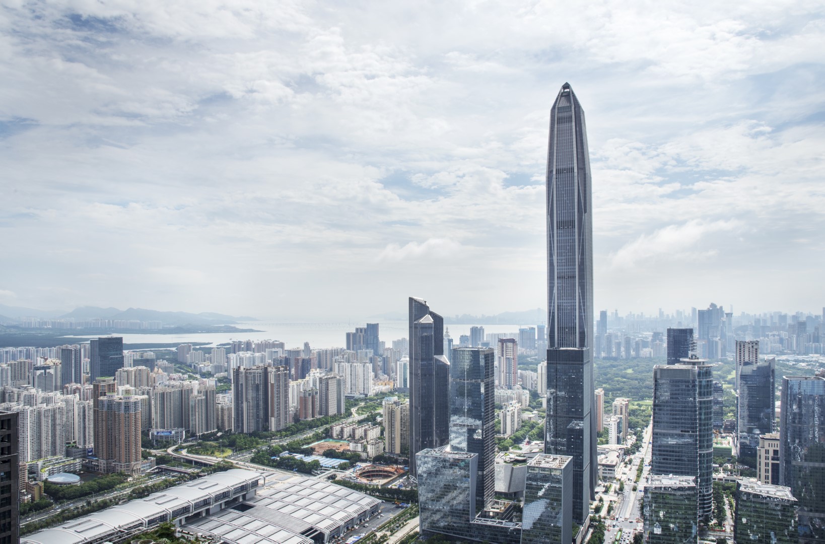 六成深市公司披露2025业绩：科技板块领跑，净利润稳步攀升