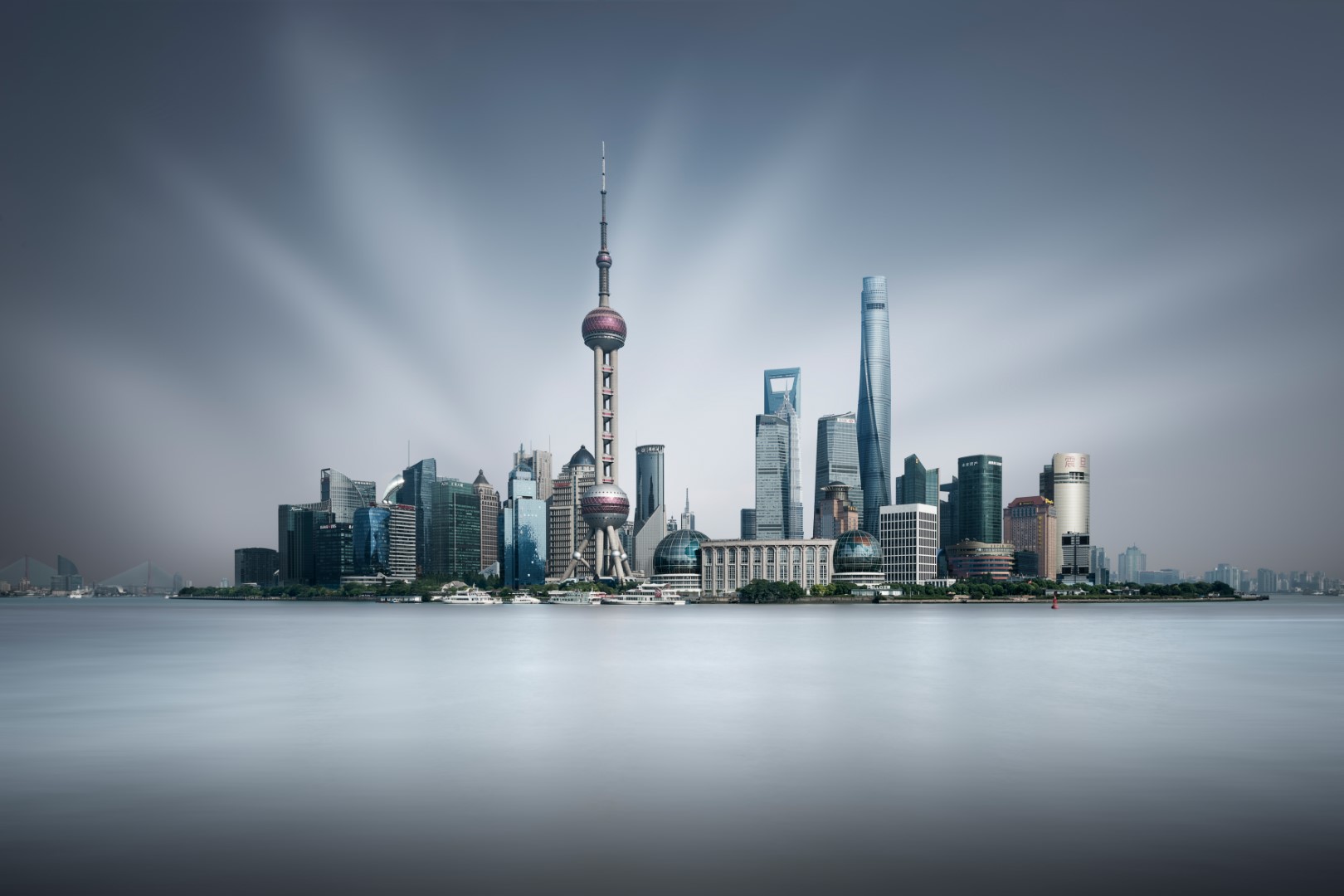 沪市主板公司扎实推进“提质增效重回报”，以实干实效书写高质量发展答卷