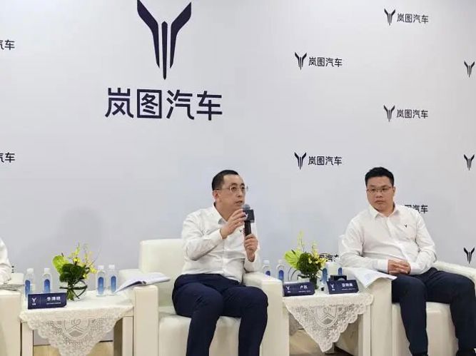 岚图泰山X8入局大五座SUV市场，岚图汽车高管回应同质化竞争
