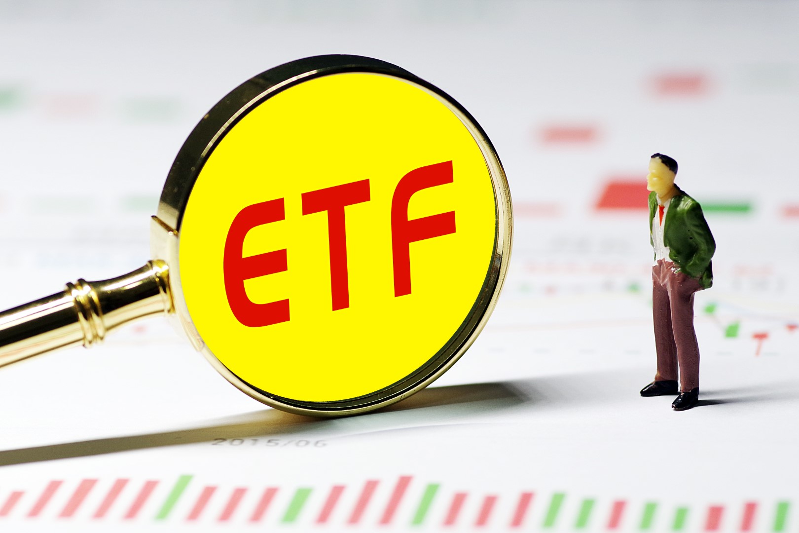 黄金、黄金股ETF“吸金”超202亿元，总规模重回3000亿元